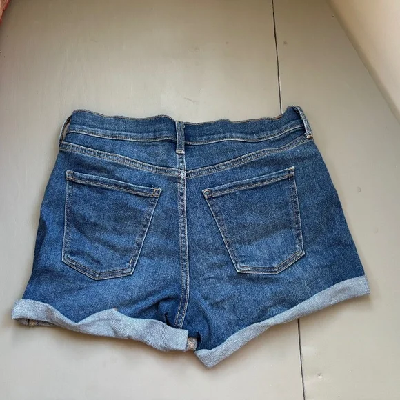 Old Navy Mid Rise Jean Short/ Jort 2 - Picture 2 of 6